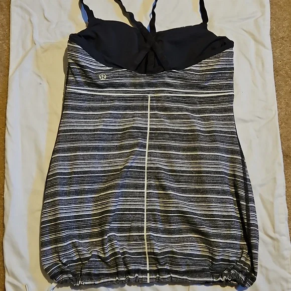 Size 6 Tank - Picture 2 of 2